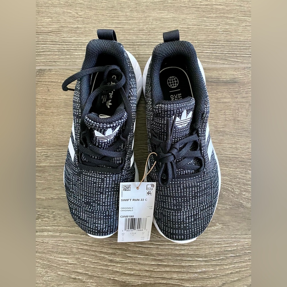 ADIDAS KIDS Dark Grey Swift Run Size 1 NWT
